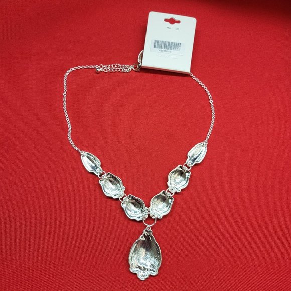 Icon Collection Silver Tone Necklace & Earrings Jewelry Set - Picture 2 of 12